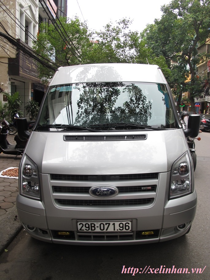 Xe 16 Ford Transit - Ấn Tượng, Mạnh Mẽ Đầy Sang Trọng